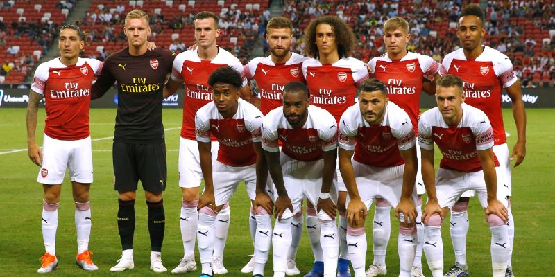 Một số trận chung kết Ngoại Hạng Anh nổi bật